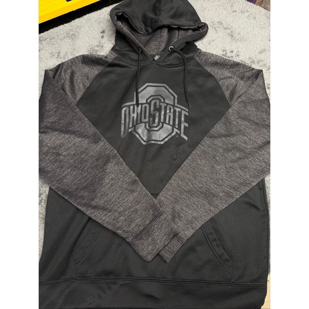 Ohio State Therma Fit Men’s Large Hoodie in great shape!